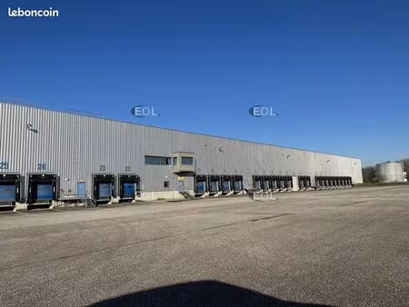 local logistique  bureaux 5 473 m²
