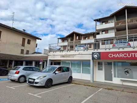 local commercial 56 m²