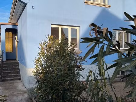 belle maison  8 pièces  cartier calme  proche école et tram