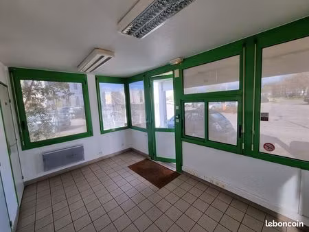 local professionnel de 23m2