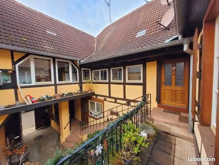 maison à beblenheim - 9 pièces dont 6 chambres - cour intérieure