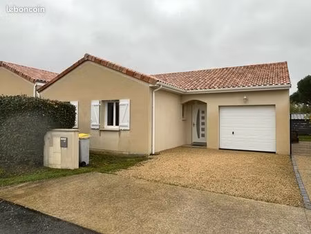 maison t4 située à 500 m du chu de poitiers