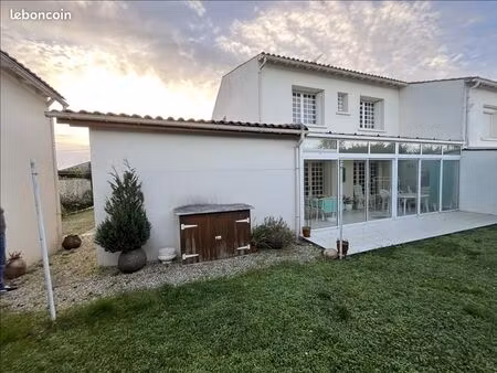 maison de ville 7 pièces 147 m²