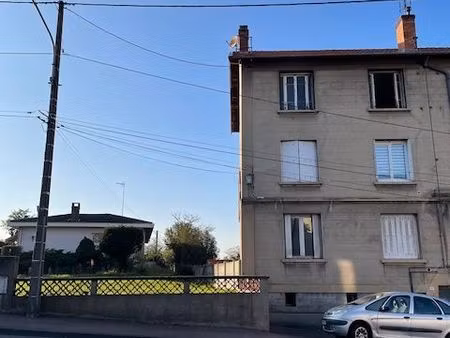 vends appartement t2  à rénover