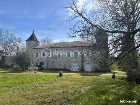 moulin 16 pièces 897 m²