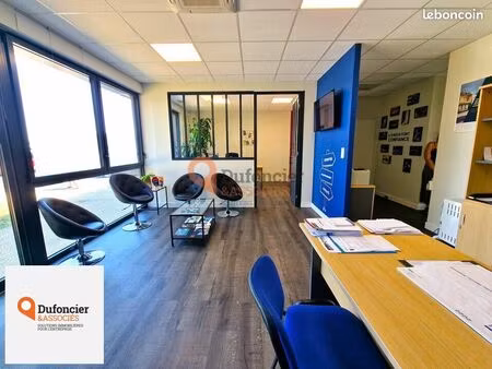 bureaux 124 m²