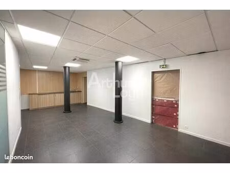 bureaux 181 m²