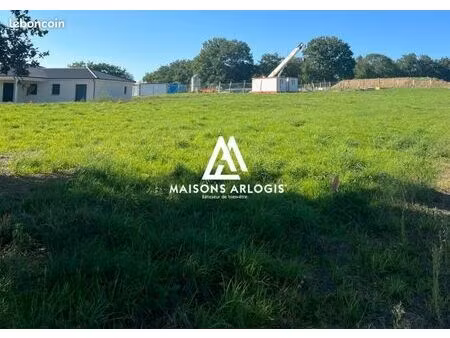 terrain 709 m² isle