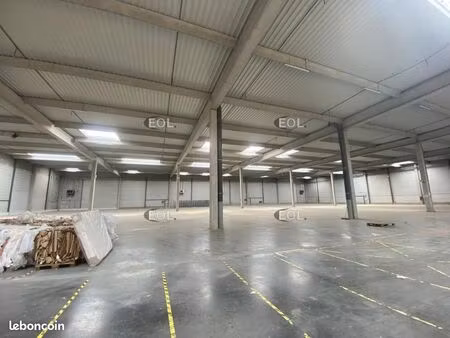 local bureaux 4 370 m²