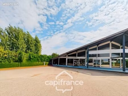 local commercial 384 m²