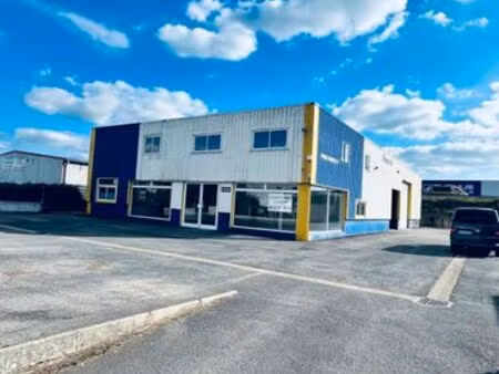 loue local commercial