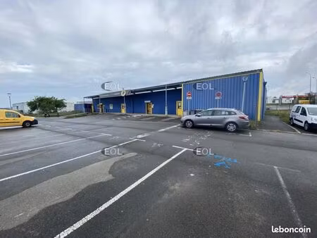 local d'activité 792 m²