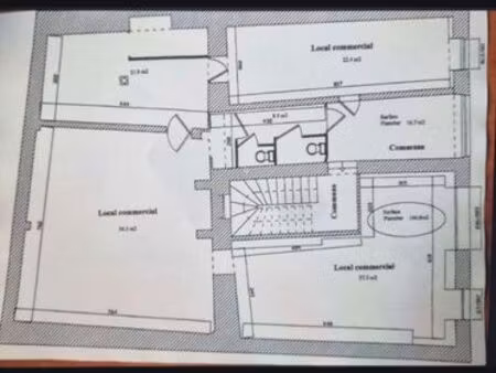 pas de porte local 150m²
