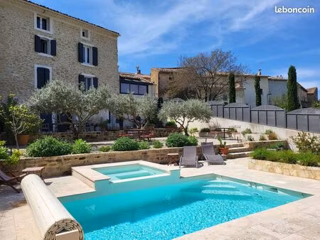 mas 7 pièces 224 m²