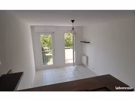 location appartement t2 39 m² avec balcon et box – dammarie-les-lys – proche gare melun