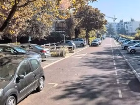 place de parking le chesnay