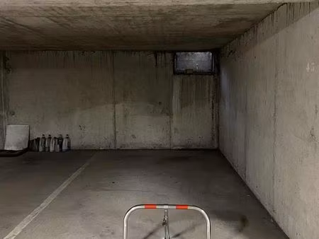 parking à louer à st-cyr l'école