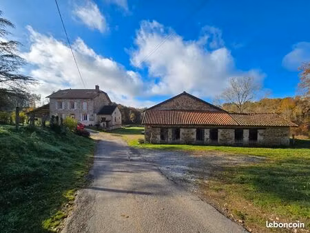 maison avec terres agricoles 11 hectares