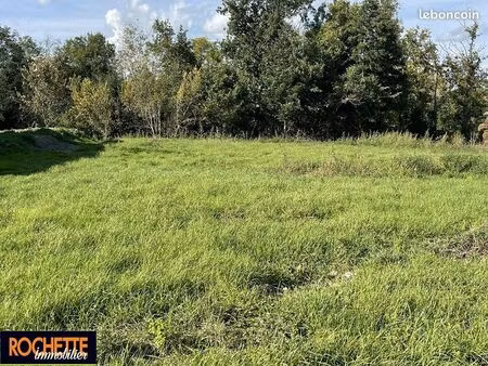 terrain 1 937 m² nervieux