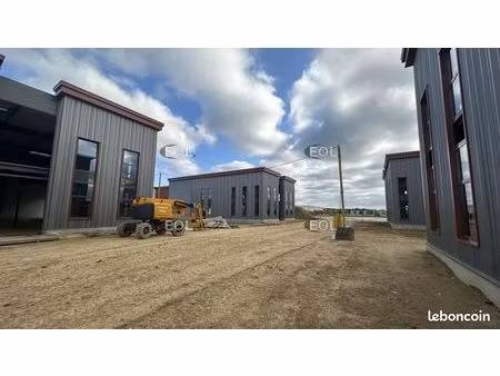 local bureaux 954 m²