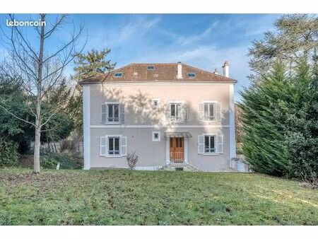 maison 9 pièces 200 m²