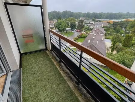 2 pièces centre-ville avec terrasse – tram à 1 min – excellent état