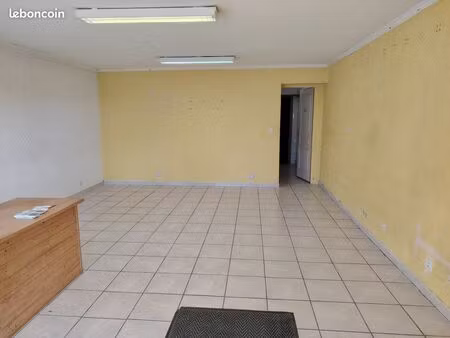 loue local commercial