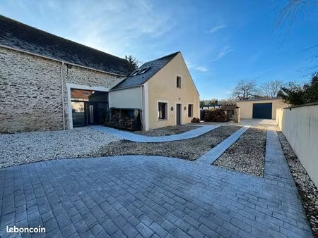 belle maison de 280m2 avec piscine couverte