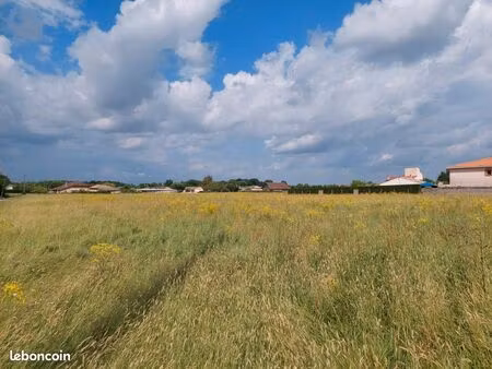 terrain 1 400 m² saint nauphary