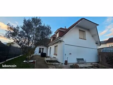 maison 8 pièces  6 chambres  180 m² habitable