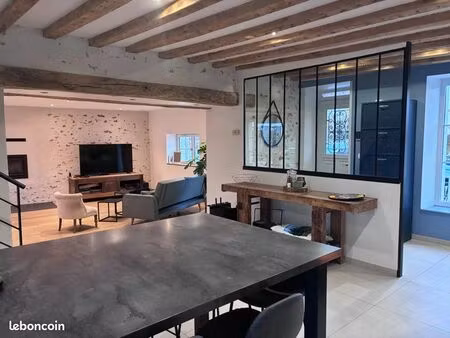 maison briarde avec piscine  entièrement rénovée