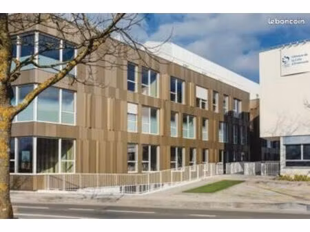 bureau à destination de médecins ou paramédicaux