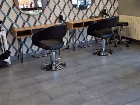 salon de coiffure mur et fond de commerce