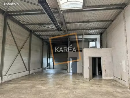 local d'activité 151 m²