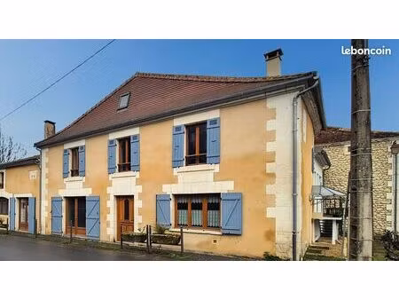 maison 9 pièces 242 m²