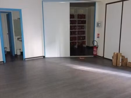 bureaux administratif 106 m²