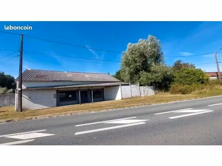 local professionnel et activités avec parking