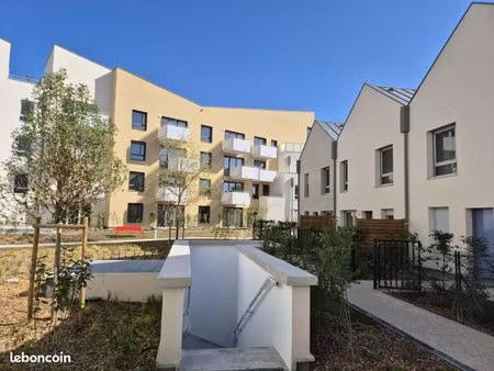 studio 1 pièce 28 m²