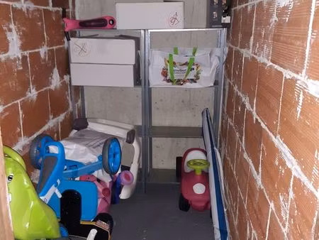 location cave 3 m2 dans le bas chatou à 2min du rer - centre ville - sécurisé sèche