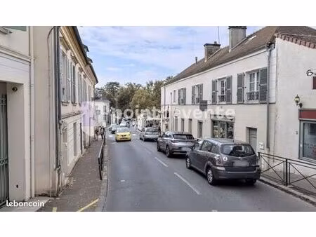 commerce beauté/coiffure 90 m²