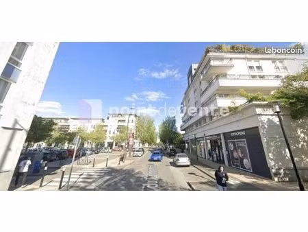 local commercial 330 m²