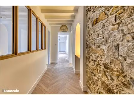 place royale - bureaux de prestige dans le centre historique