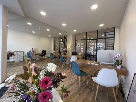 bail à céder local avec vitrine 57 m² quartier de noailles