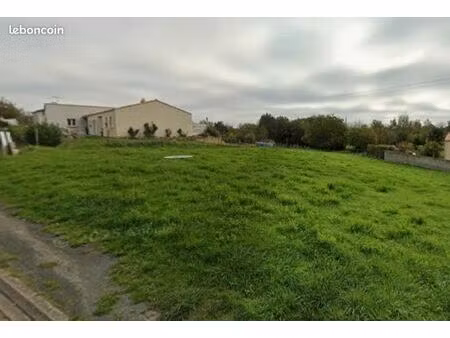 terrain 1 317 m² chaille les marais