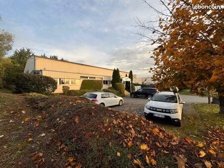 bâtiment avec très bonnes visibilité