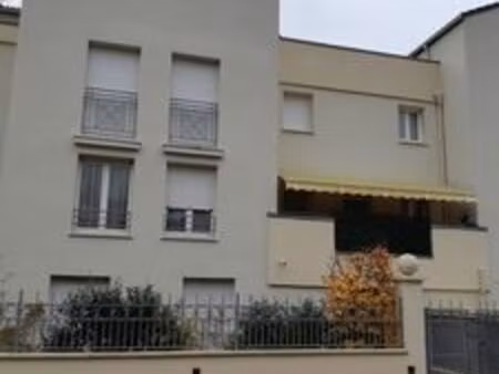 studio 1 pièce 33 m²