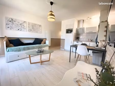 studio en bord de mer