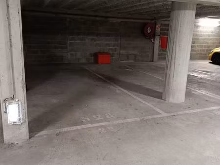 parking aeroport limoges