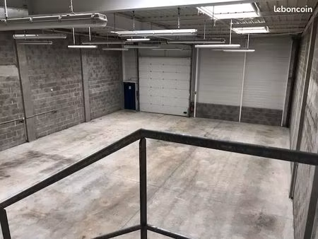 local 350 m² treillieres