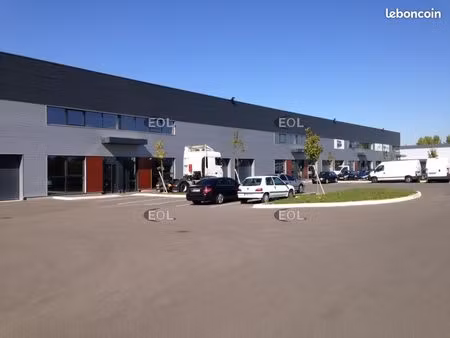 local bureaux 756 m²